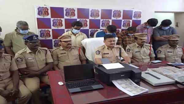 Fake Currency: యూట్యూబ్లో చూసి ఇంట్లోనే దొంగ నోట్ల ముద్రణ.. పక్కా స్కెచ్తో భారీ ముఠా అరెస్ట్!