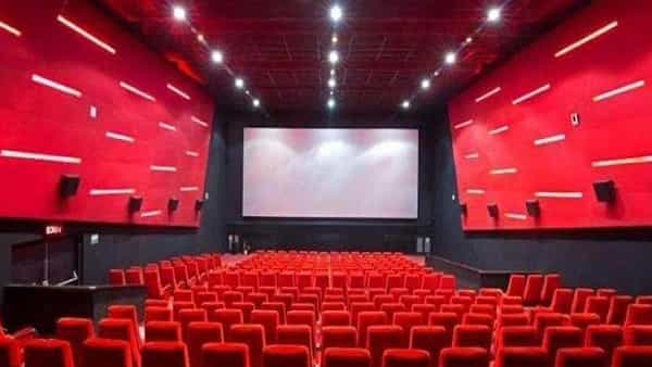 ఏపీ ప్రభుత్వానికి చుక్కెదురు.. సినిమా టికెట్ల ధరల తగ్గింపు పై హైకోర్టు కీలక ఆదేశాలు..