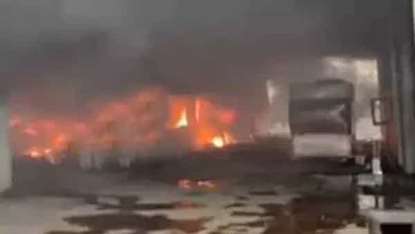 Fire Accident: విశాఖలో అగ్ని ప్రమాదం.. భారీగా చెలరేగిన మంటలు..!