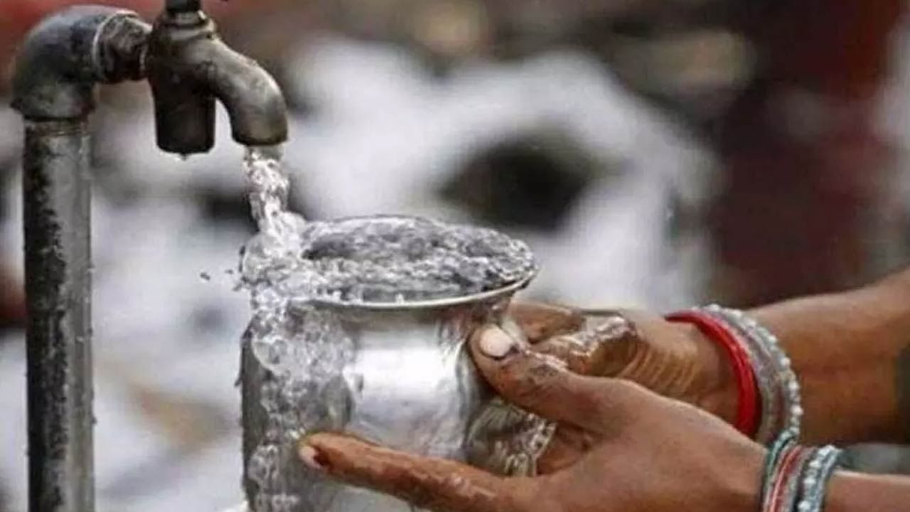 Hyderabad Water Supply: హైదరాబాద్ వాసులకు ముఖ్య గమనిక.. ఈ ప్రాంతాల్లో నీటి సరఫరాకు అంతరాయం..