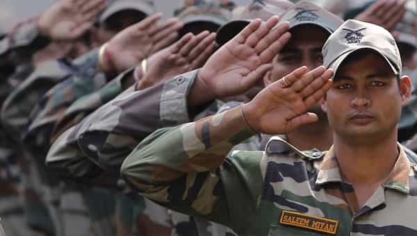 Indian Army Recruitment: బీటెక్ పూర్తి చేసిన వారికి ఇండియన్ ఆర్మీలో ఉద్యోగాలు.. నెలకు రూ. లక్షన్నరకుపైగా జీతం..