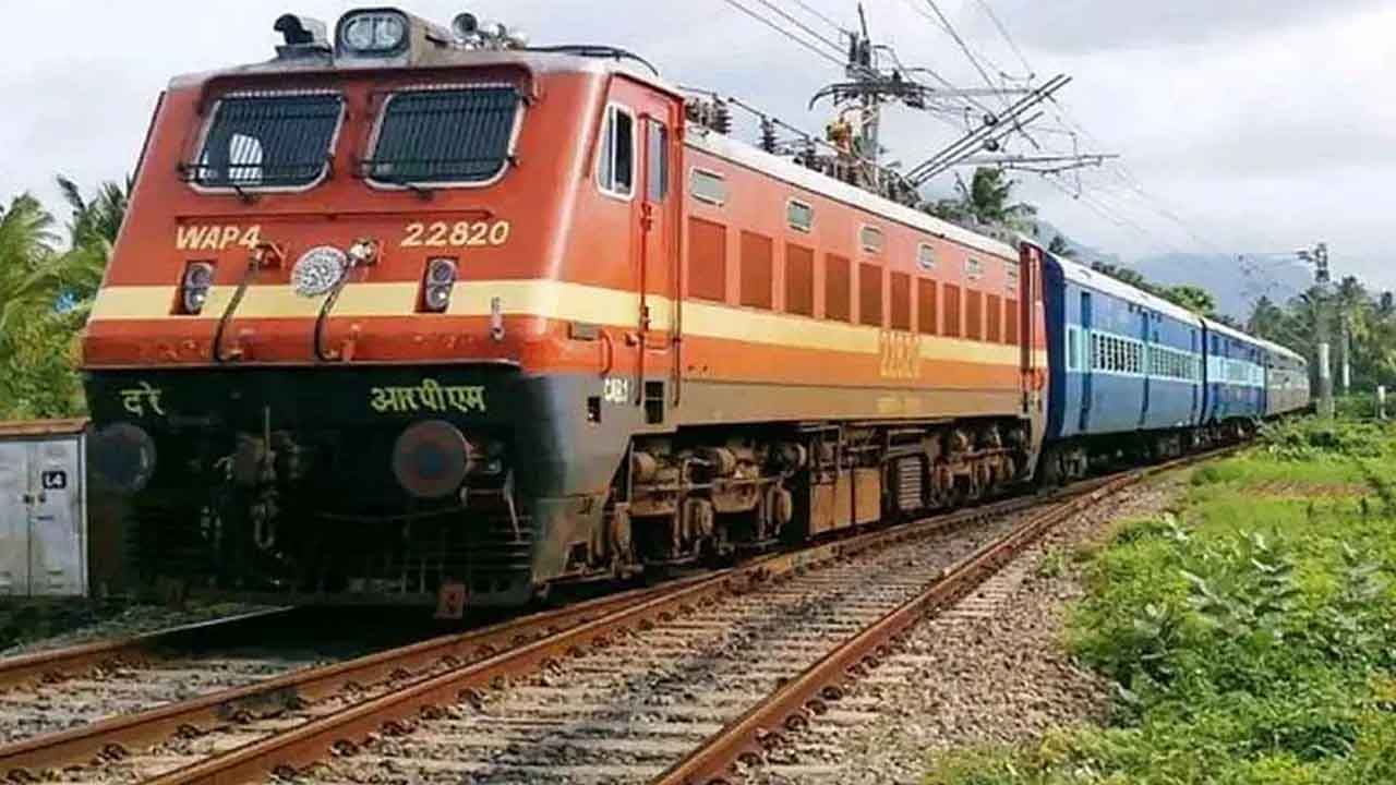Indian Railways: ఆ రెండు రాష్ట్రాల మీదుగా వెళ్ళే 100 రైళ్ళను రద్దు చేసిన భారతీయ రైల్వే.. ఎందుకంటే..