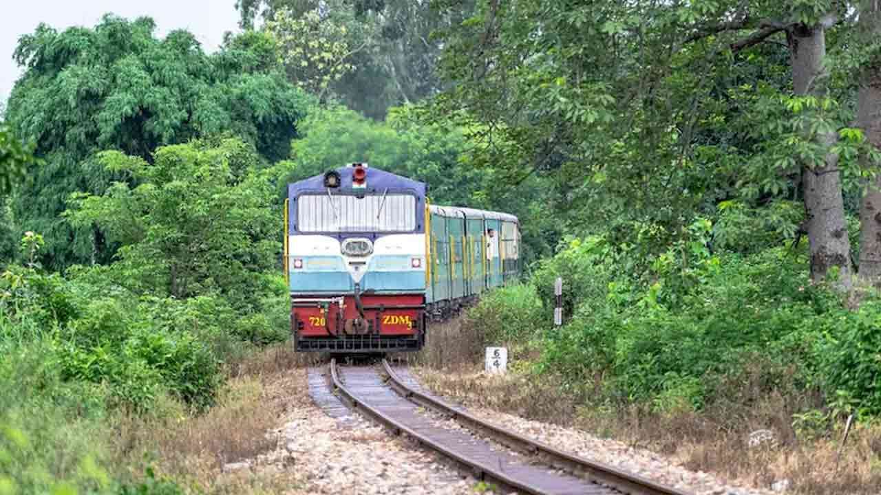 Indian Railways: రైలు ప్రయాణీకులకు గుడ్‌న్యూస్.. ఇక ఏ స్టేషన్‌ నుంచైనా ట్రైన్ ఎక్కొచ్చు..