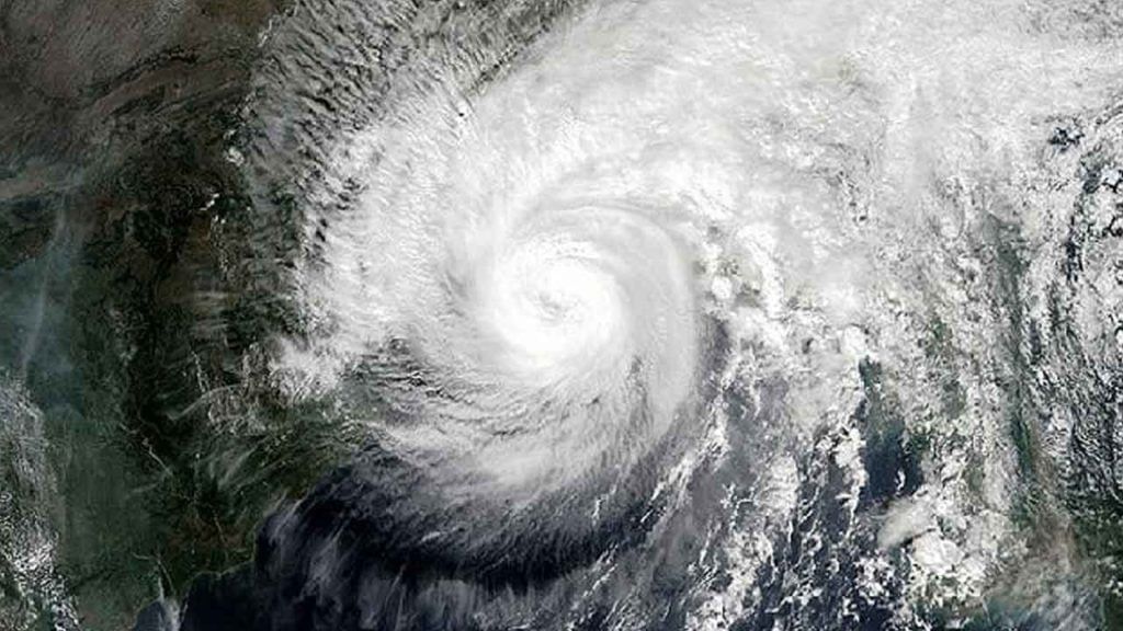 Jawad Cyclone: ఏపీ వైపు దూసుకొస్తున్న జవాద్ తుపాన్.. ప్రజలకు వార్నింగ్.. అలర్ట్ అయిన అధికారయంత్రాంగం..