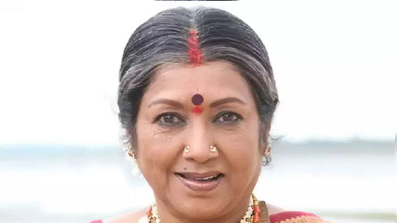 సినిమా పరిశ్రమలో ‘అభినయ శారద’గా గుర్తింపు పొందారు ప్రముఖ నటి జయంతి. తెలుగు, తమిళ, కన్నడ, మలయాళ చిత్రాల్లో నటించారు. ఎన్టీఆర్, నాగేశ్వరరావు లాంటి సీనియర్‌ నటులతోనూ స్ర్కీన్‌ షేర్‌ చేసుకున్నారామె..గత కొన్నేళ్లుగా శ్వాసకోస సంబంధింత వ్యాధితో బాధపడుతున్న ఆమె ఈఏడాది జులై 26న కన్నుమూశారు.