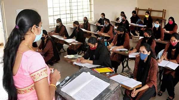 JNVST 2022: నవోదయ స్కూల్స్లో ప్రవేశాలకు నేడే ఆఖరు తేది.. అర్హులైన విద్యార్థులు వెంటనే అప్లై చేసుకోండి..