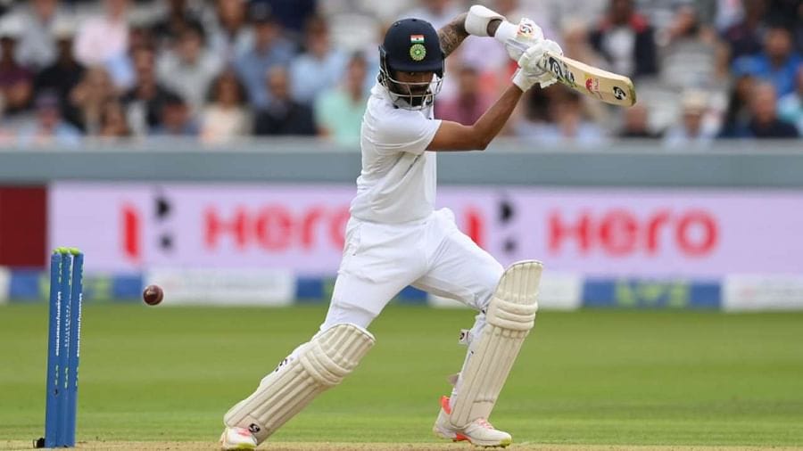 కేఎల్ రాహుల్ టెస్టు క్రికెట్లో 7 సెంచరీలు సాధించగా, అందులో విదేశీ గడ్డపై 6 సెంచరీలు సాధించాడు. కేఎల్ రాహుల్ భారత్ వెలుపల అంతర్జాతీయ క్రికెట్లో 14 సెంచరీలలో 11 సాధించాడు.