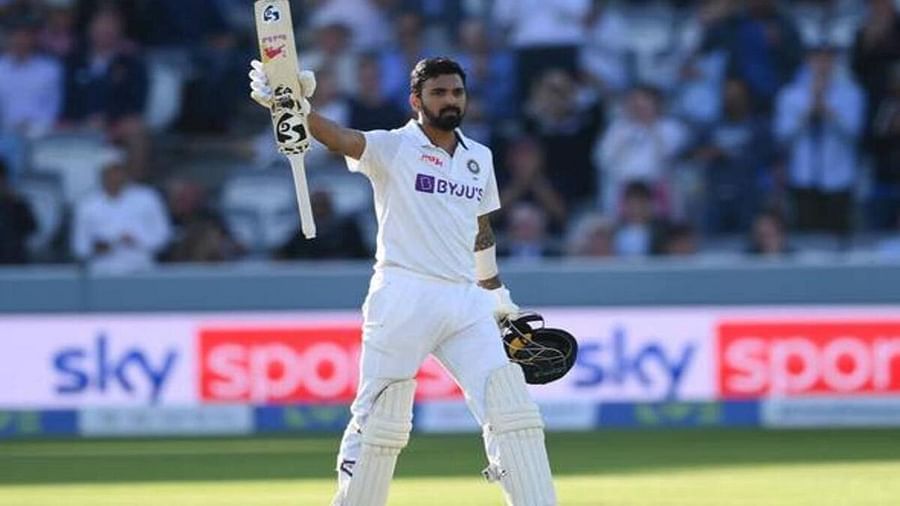 సెంచూరియన్లో కేఎల్ రాహుల్ చేసిన సెంచరీ చాలా ప్రత్యేకమైనది. భారత క్రికెట్ చరిత్రలో ఆస్ట్రేలియా, ఇంగ్లండ్, దక్షిణాఫ్రికాలో సెంచరీ చేసిన తొలి ఓపెనర్గా కేఎల్ రాహుల్ నిలిచాడు.