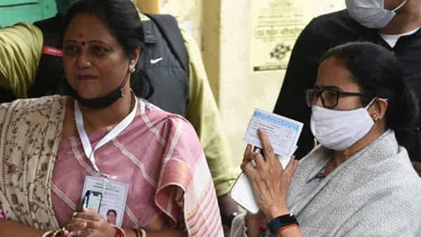 KMC Election Result 2021: కోల్కతా కార్పొరేషన్ ఎన్నికల ఫలితాల్లో దూసుకుపోతున్న టీఎంసీ..