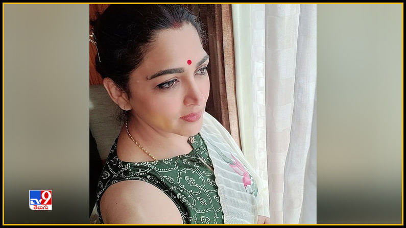 Khushbu Sundar New Photos. Credit by:Khushbu Sundar/Instagram