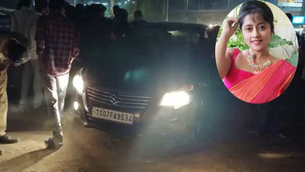 Serial Actress Lahari: శంషాబాద్ వద్ద కారుతో బైక్ను ఢీకొట్టిన సీరియల్ నటి లహరి.. స్టేషన్కు తరలింపు