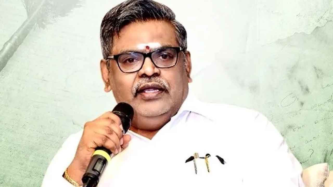 Sirivennela Seetharama Sastry: 'మీరు కన్ను మూస్తే.. మాకు ఈ ప్రపంచం చీకటయ్యింది...'