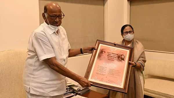 Sharad Pawar: UPA ముగిసిన అధ్యాయం.. శరద్ పవార్తో భేటీ అనంతరం దీదీ సంచలన వ్యాఖ్యలు....
