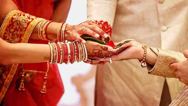 Best Vastu tips: సంతోషకరమైన వైవాహిక జీవితం కోసం ఈ వాస్తు చిట్కాలను పాటించండి..