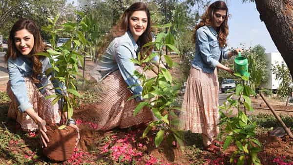 Green India Challenge: గ్రీన్ ఇండియా ఛాలెంజ్లో భాగంగా మొక్కలు నాటిన ముద్దగుమ్మ మెహ్రీన్..