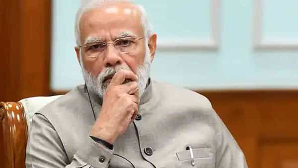 Vaccine Certificates: వ్యాక్సినేషన్ సర్టిఫికేట్పై ప్రధాని ఫొటో ఉంటే తప్పేంటి.. పిటిషన్ కొట్టివేసిన కేరళ హైకోర్టు..