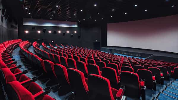 Tollywood: సినిమా టికెట్ ధరలు ఇలా నిర్ణయించండి.. ఏపీ సర్కార్కు డిస్టిబ్యూటర్ల ప్రతిపాదన..