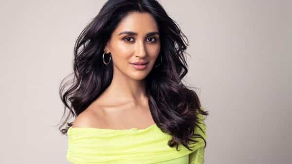Nikita Dutta: తలపై కొట్టి ఫోన్ లాక్కెళ్లారు.. తనకు ఎదురైన చేదు అనుభవాన్ని పంచుకున్న బాలీవుడ్ నటి..