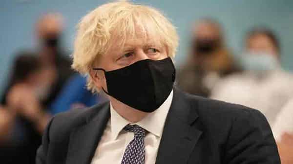 UK- Omicron: రోజురోజుకీ బ్రిటన్లో పెరుగుతున్న ఒమిక్రాన్ కేసులు.. డెల్టా కంటే ప్రమాదకరమంటున్న ప్రధాని జాన్సన్