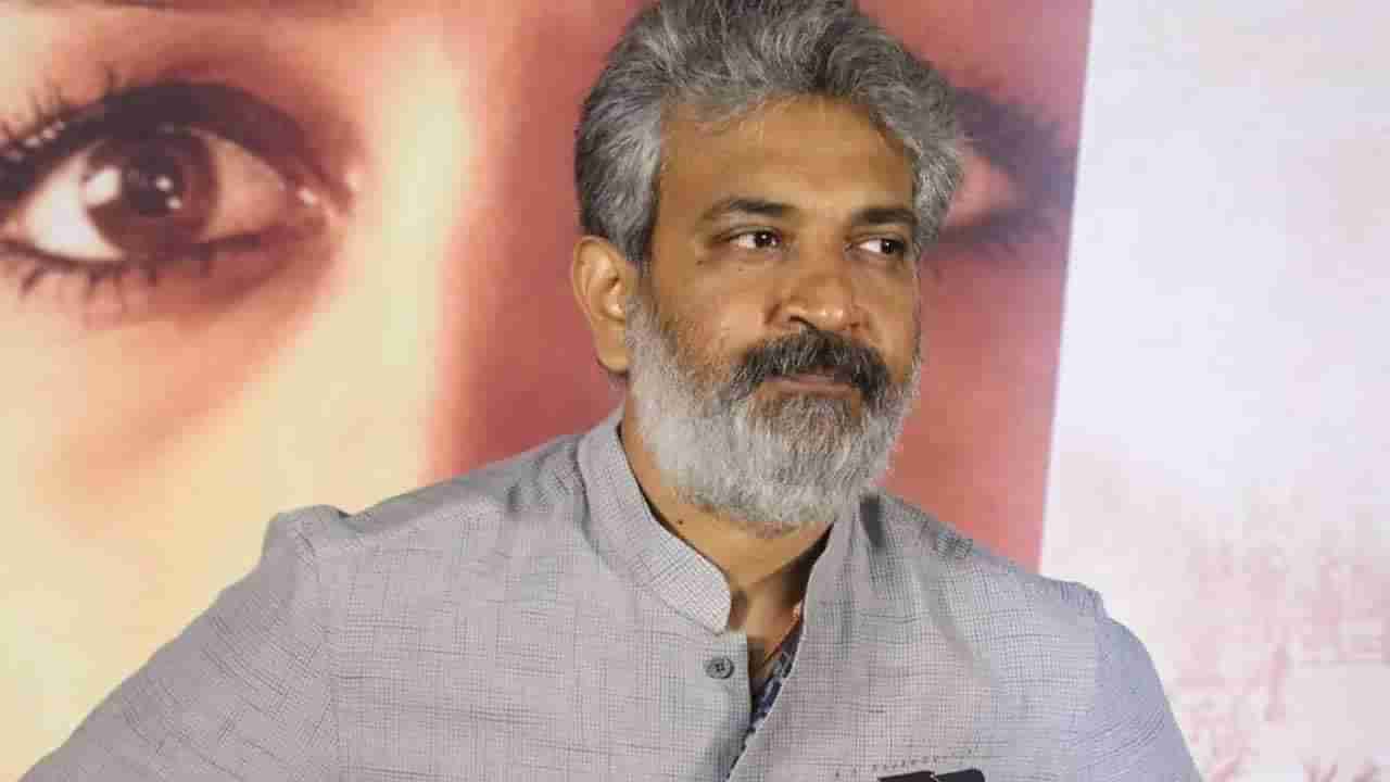 SS Rajamouli: ఆ స్థాయిలో సినిమాలు తీయడం నాకు చాలా కష్టం.. ఆర్ఆర్ఆర్ పై రాజమౌళి ఆసక్తికర కామెంట్స్..