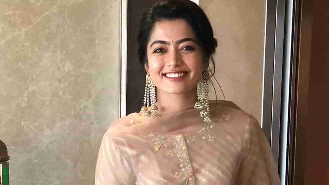 Rashmika Mandanna: నా పాత్ర గురించి తప్ప పుష్ప స్టోరీ నాకు తెలియదు.. ఆసక్తికర కామెంట్స్ చేసిన రష్మిక..