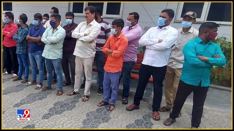 పబ్లిక్‌గా న్యూసెన్స్‌ చేసేవారిపై ప్రభుత్వం కఠిన చర్యలు తీసుకుంటుంది అని తెలిపారు
