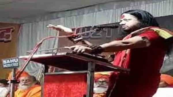 Viral Video: ధర్మసంసద్లో మహాత్మా గాంధీపై సాధు కాళీచరణ్ వివాదాస్పద వ్యాఖ్యలు.. వైరల్గా మారిన వీడియో!