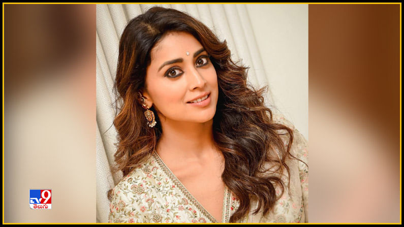 Shriya Saran New Photos. Credit by:Shriya Saran/Instagram