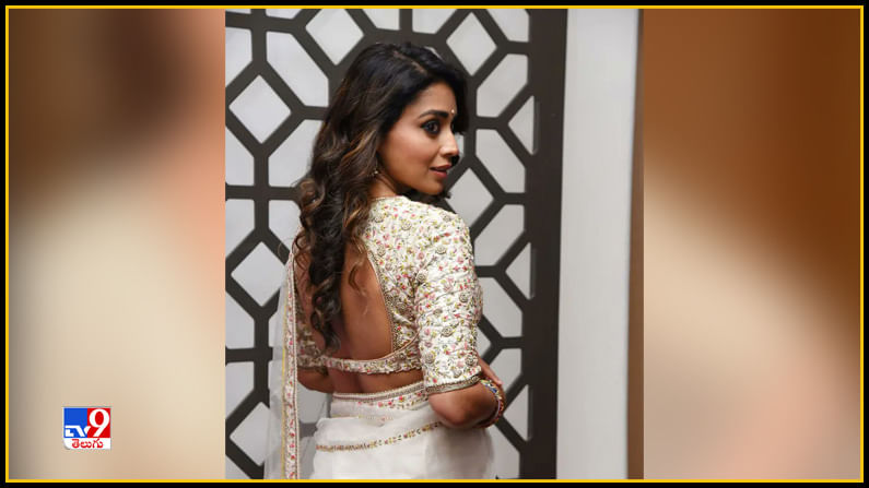 Shriya Saran New Photos. Credit by:Shriya Saran/Instagram