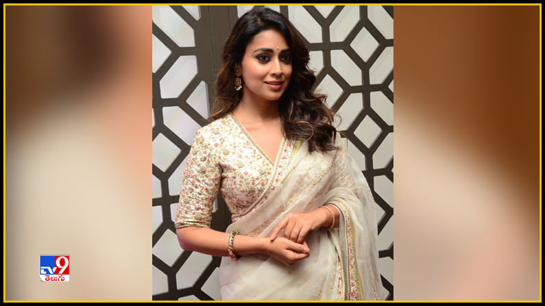 Shriya Saran New Photos. Credit by:Shriya Saran/Instagram