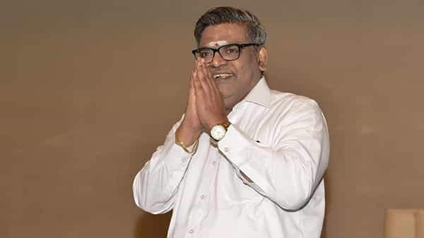 Sirivennela Seetharama Sastry: ఫిలిం ఛాంబర్కు చేరుకున్న సిరివెన్నెల పార్థివదేహం..
