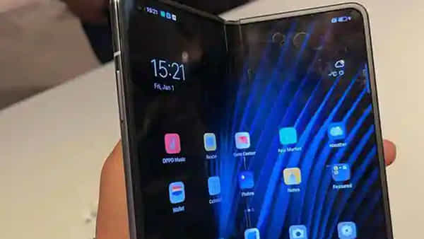 Smart Phones: స్మార్ట్ఫోన్ ప్రపంచంలో కొత్త సంవత్సరంలో సంచలనం సృష్టించనున్న ఫోన్లు ఇవే!