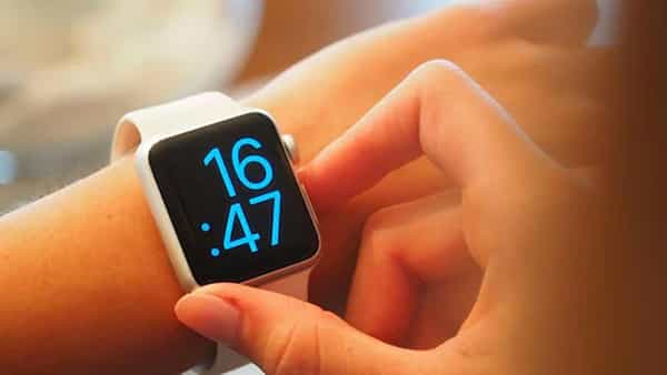 SmartWatch: లక్షణాలు లేకపోయినా కరోనాను గుర్తించే స్మార్ట్ వాచ్.. పరిశోధనలో సంచలన విషయాలు..