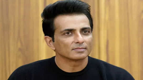 Sonusood: కీలక నిర్ణయం తీసుకున్న సోనూసూద్.. ఆ బాధ్యతల నుంచి తప్పుకుంటున్నట్లు ప్రకటన..