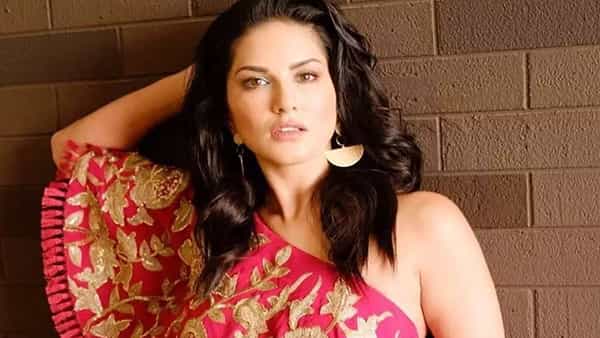 Sunny Leone: వివాదంలో చిక్కుకున్న సన్నీ సాంగ్.. మనో భావాలు దెబ్బ తిన్నాయంటున్నా పూజారులు.. అసలు విషయం ఏంటంటే..