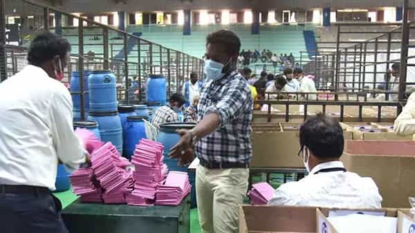 Telangana: రేపే స్థానిక సంస్థల ఎమ్మెల్సీ ఎన్నికల కౌంటింగ్.. కేంద్రాల వద్ద మూడెంచల భద్రత..