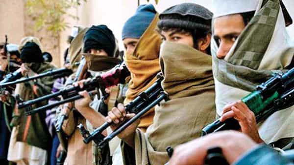 Terrorist Attack: శ్రీనగర్లో రెచ్చిపోయిన ఉగ్రవాదులు.. పోలీసుల బస్సుపై దాడి..!