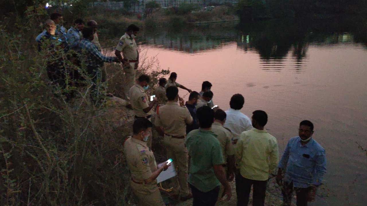 Hyderabad: కూకట్పల్లిలో విషాదం.. సెల్లార్ గుంతలో పడి ముగ్గురు బాలికలు దుర్మరణం