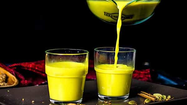 Turmeric Milk: చలికాలంలో రాత్రిళ్లు నిద్రపోయే ముందు పసుపు పాలు తాగితే మంచిదేనా ?..ఈ విషయాలను తెలుసుకోండి..