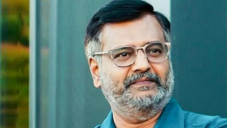 తనదైన నటనతో మన ముఖాల్లో నవ్వులు పూయించిన వివేక్ ఏప్రిల్‌ 17న అందరినీ శోకసంద్రంలో ముంచారు. గుండెపోటుతో ఓ ఆస్పత్రిలో చేరిన ఆయన కోలుకోలేక కన్నుమూశారు.