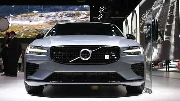 Volvo Car: కస్టమర్లకు షాక్ ఇవ్వనున్న వోల్వో .. వచ్చే ఏడాది మోత మోగనున్న కార్ల ధరలు..!