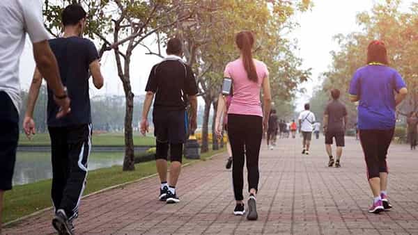 Walking Calories: నడకతో ఎలాంటి ఉపయోగాలున్నాయి..? వాకింగ్ వల్ల ఎన్ని కేలరీలు ఖర్చు అవుతాయి..?