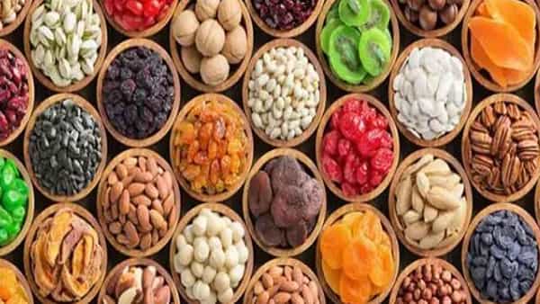 Winter Diet Plan: చలికాలంలో మరింత ఆరోగ్యంగా ఉండాలంటే ఇవి తప్పకుండా తినండి.. అవేంటో తెలుసా..