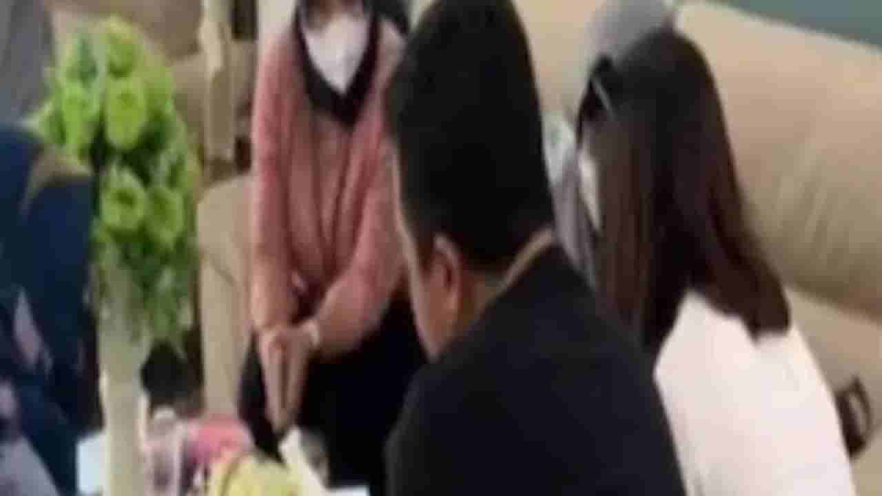 Viral News: మతి మరుపు ఆమెకు రూ. 32 లక్షలు తెచ్చి పెట్టింది.. మ్యాటర్ తెలిస్తే మీటర్ ఎగిరిపోవడం ఖాయం..!