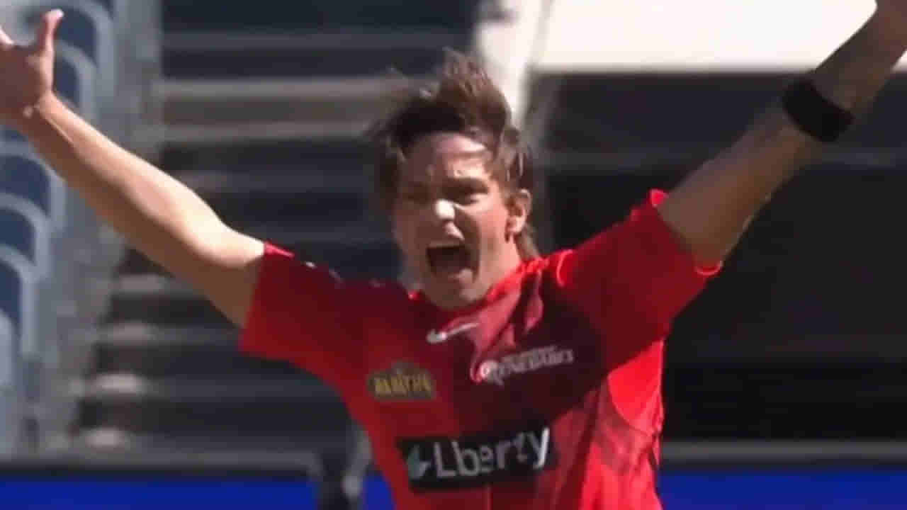 Big Bash League: 4 బంతుల్లో 4 వికెట్లు .. గింగిరాలు తిరిగే బంతులతో ప్రత్యర్థులకు చుక్కలు చూపించిన ఆసీస్ స్పిన్నర్ ..