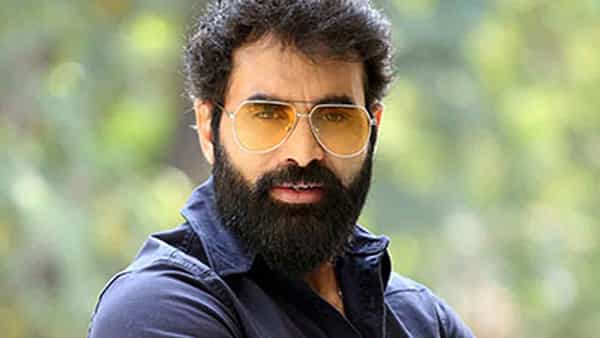 హీరో నుంచి విలన్గా మారిన మరో కుర్ర నటుడు.. సిక్స్ ప్యాక్ లుక్తో అదరగొట్టిన అభినవ్..