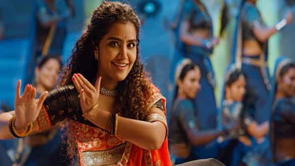 Anupama Parameswaran: రౌడీ బాయ్స్ నుంచి బృందావనం సాంగ్ రిలీజ్.. స్టెప్పులతో అదరగొట్టిన అనుపమ పరమేశ్వరన్..