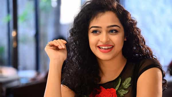 Apsara Rani: క్యాస్టింగ్ కౌచ్పై షాకింగ్ కామెంట్స్ చేసిన ఆర్జీవీ హీరోయిన్.. ఛాన్స్ ఇవ్వాలంటే అలా అంటూ..
