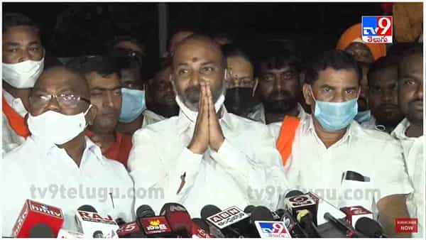 Bandi Sanjay: రాష్ట్రంలో ధర్మయుద్ధం మొదలైంది.. టీఆర్ఎస్ను వదిలిపెట్టే ప్రసక్తే లేదుః బండి సంజయ్