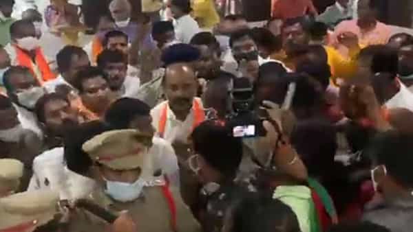 Bandi Sanjay: బండి సంజయ్కు హైకోర్టులో ఊరట.. రిమాండ్ రద్దు.. వెంటనే విడుదలకు ఆదేశం